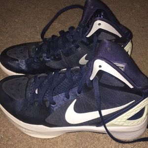 NIKE Hyperdunk Zoom’s basketball shoes